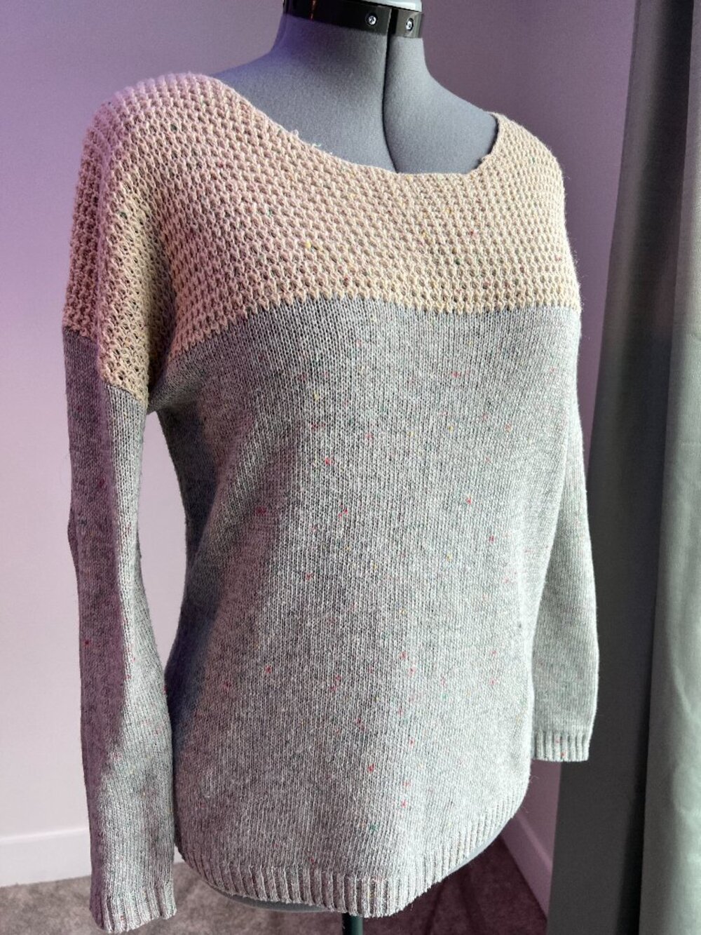 Olivia Sky Grey-Cream Light-knit weater